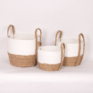 White/natural plastic lined baskets