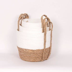 White/natural plastic lined baskets